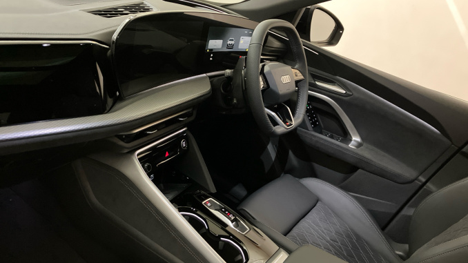Audi Q5 2.0 TFSI Quattro Black Edition 5dr S Tronic Petrol Estate - Image 2